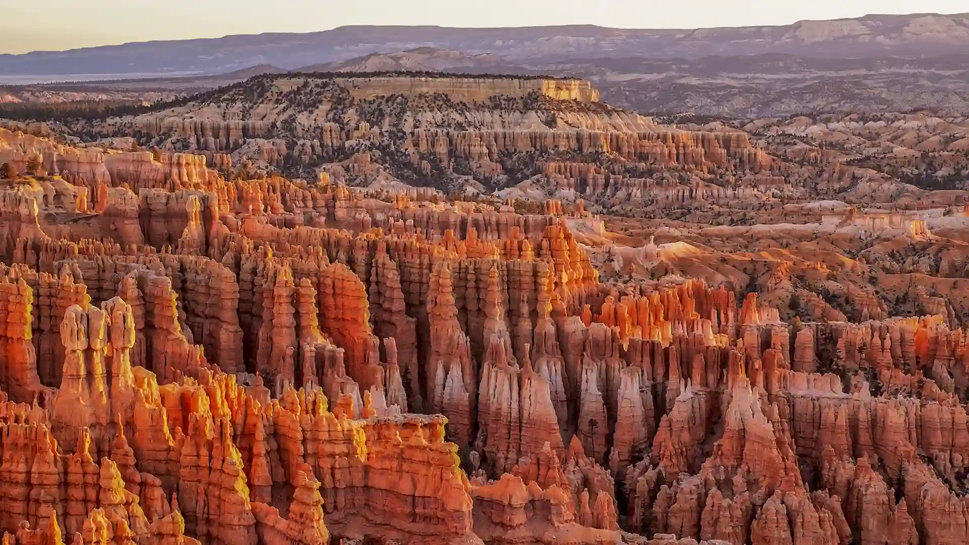 This image has an empty alt attribute; its file name is Bryce-Canyon-Utah.webp