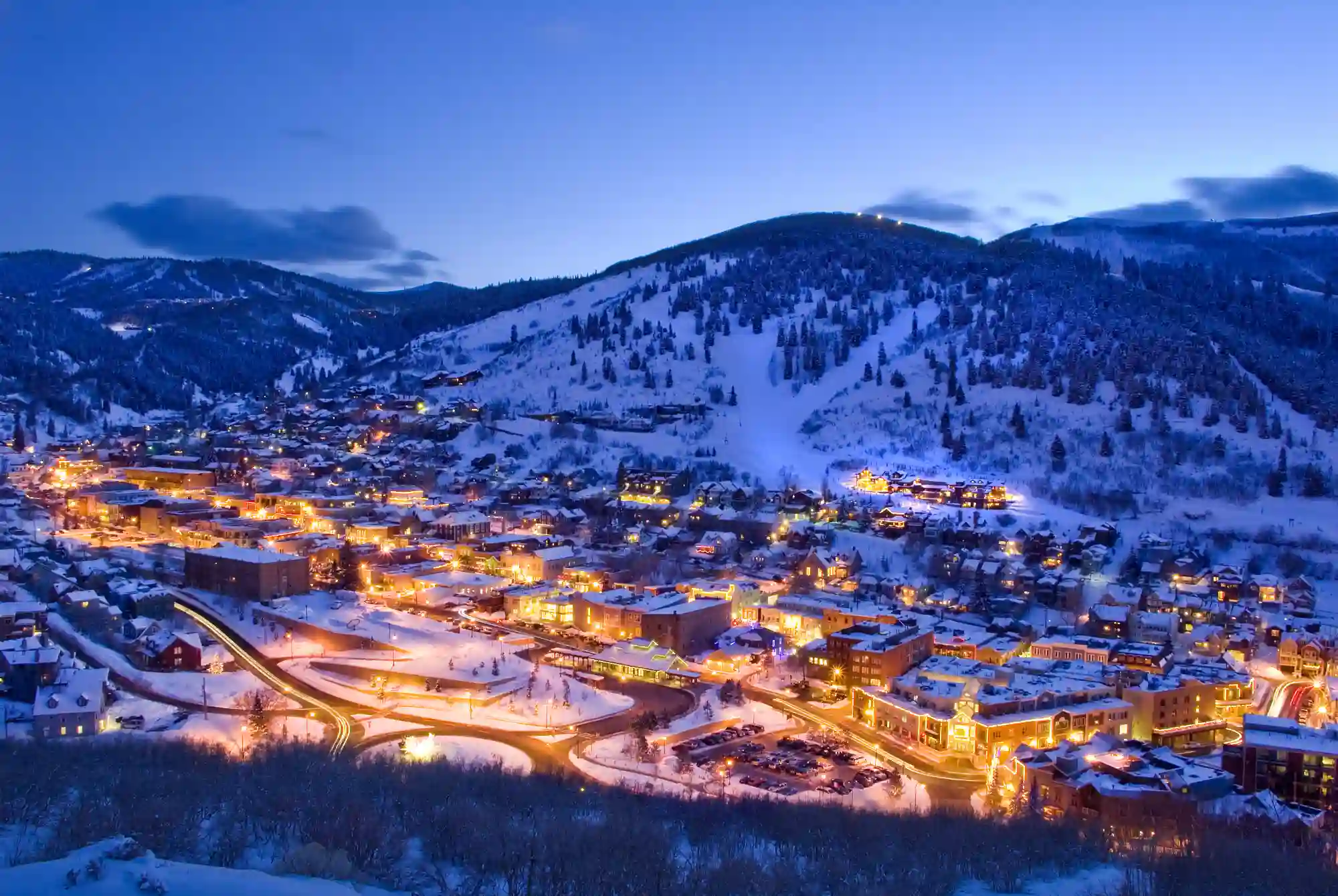 This image has an empty alt attribute; its file name is Park-City-Utah-in-winter.webp