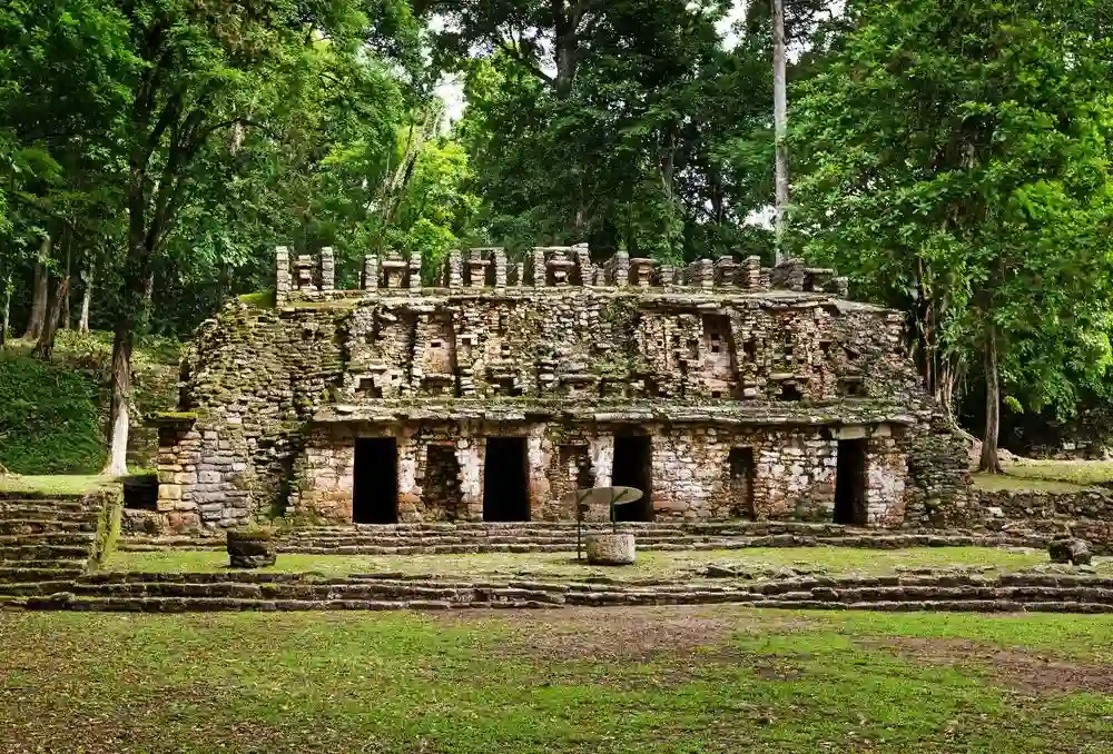 Yaxchilán, Mexico (Chiapas) — Riverboat Ruins on the Usumacinta